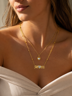 Collier Double Chaîne “Mom” en Acier Inoxydable Doré – Pendentif Cœur Zircon – Bijou Femme Tendance