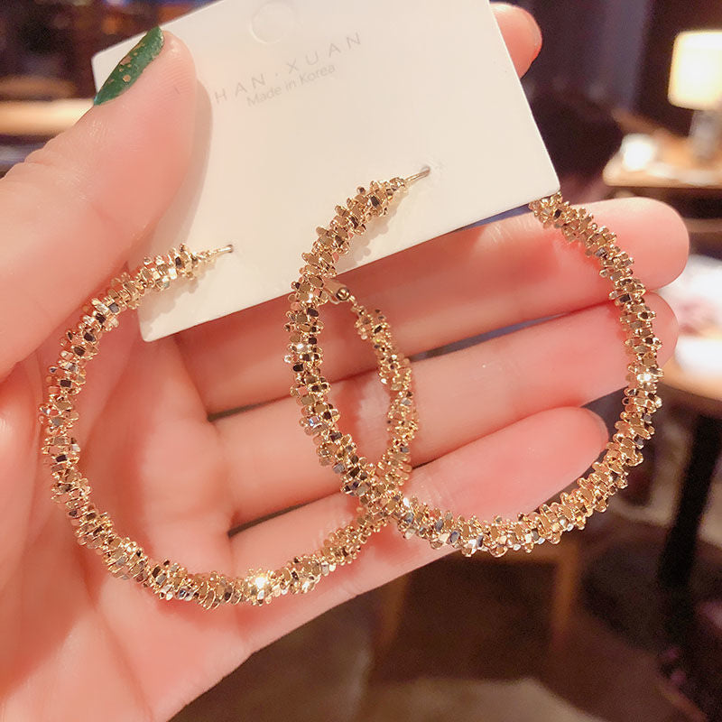 Boucles d’Oreilles Créoles Vintage à Picots – Grandes Créoles Exagérées Tendance Femme