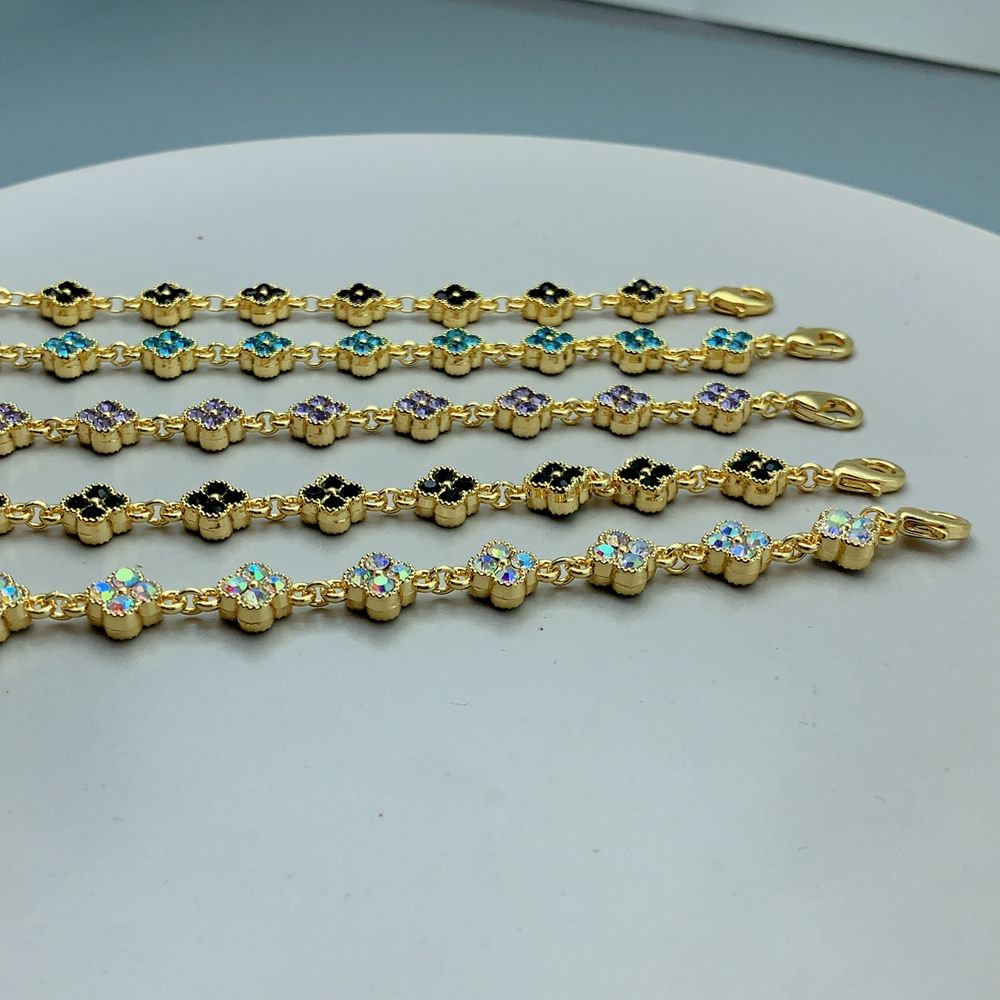 Bracelet trèfle à quatre feuilles en cristal pour femme – Bracelet porte-bonheur doré avec strass