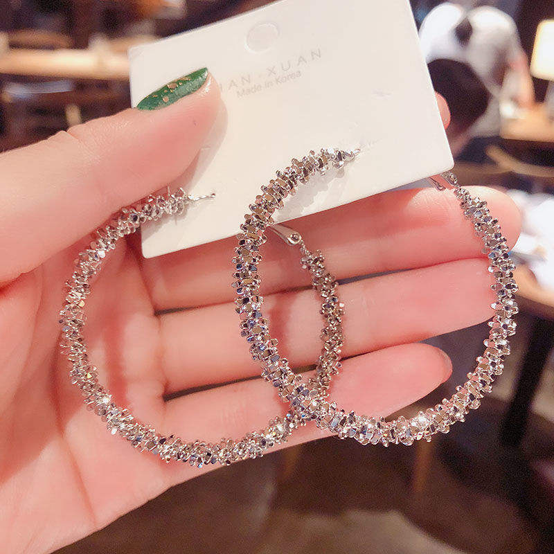 Boucles d’Oreilles Créoles Vintage à Picots – Grandes Créoles Exagérées Tendance Femme