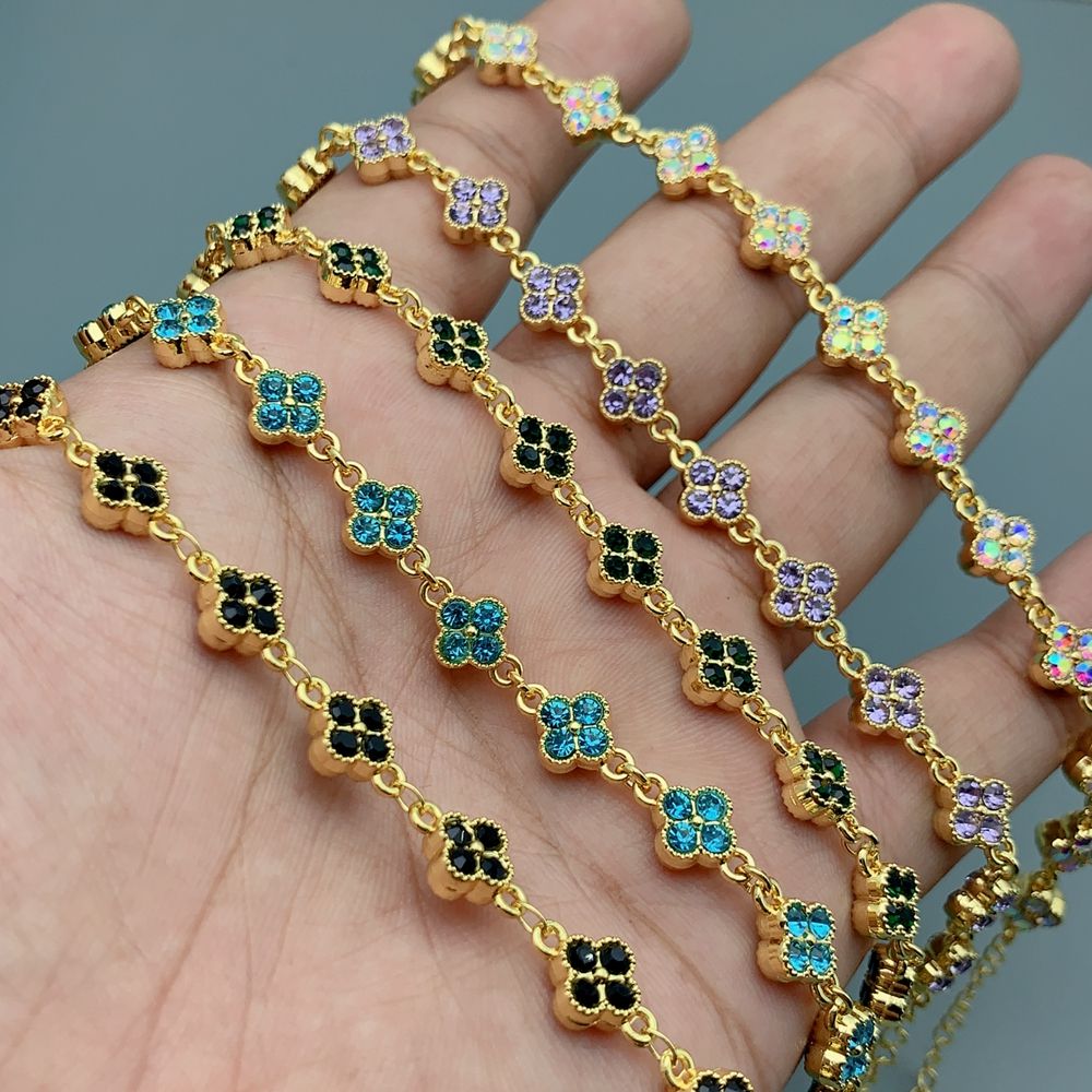 Bracelet trèfle à quatre feuilles en cristal pour femme – Bracelet porte-bonheur doré avec strass