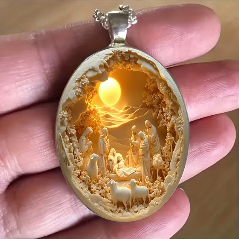Collier Pendentif Camée Nativité de Jésus – Bijou Religieux Argenté, Style Élégant