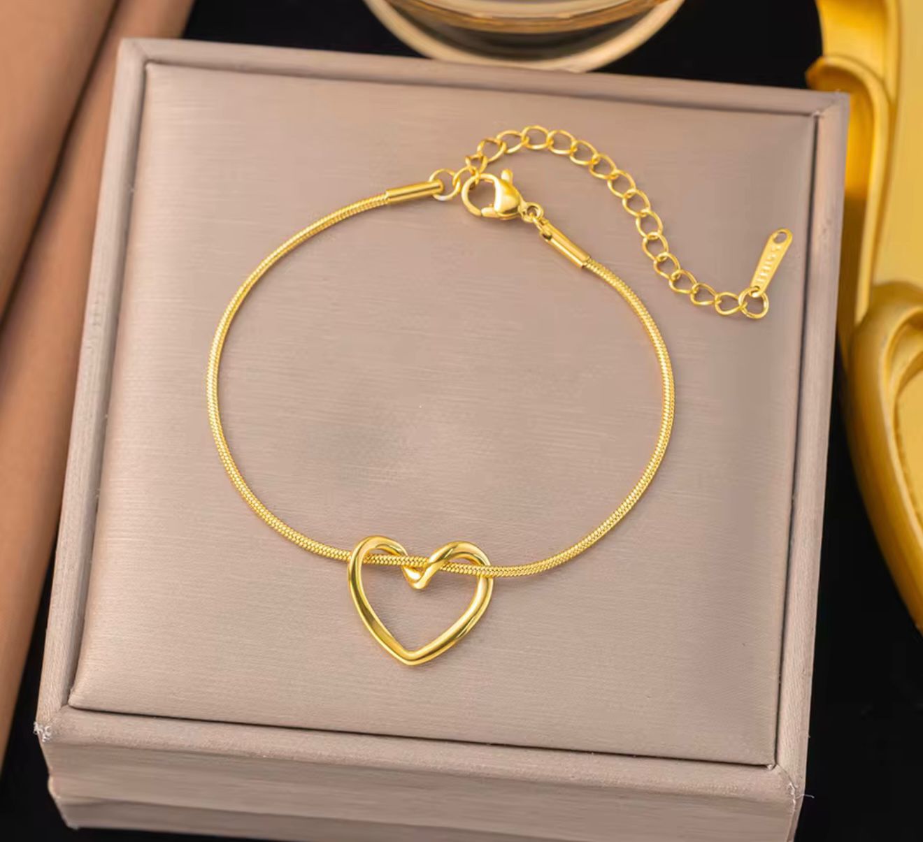 Bracelet cœur femme acier inoxydable doré & argenté – Bijou minimaliste élégant et résistant